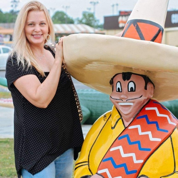 Meet your Posher, Norma - Picture 1 of 8